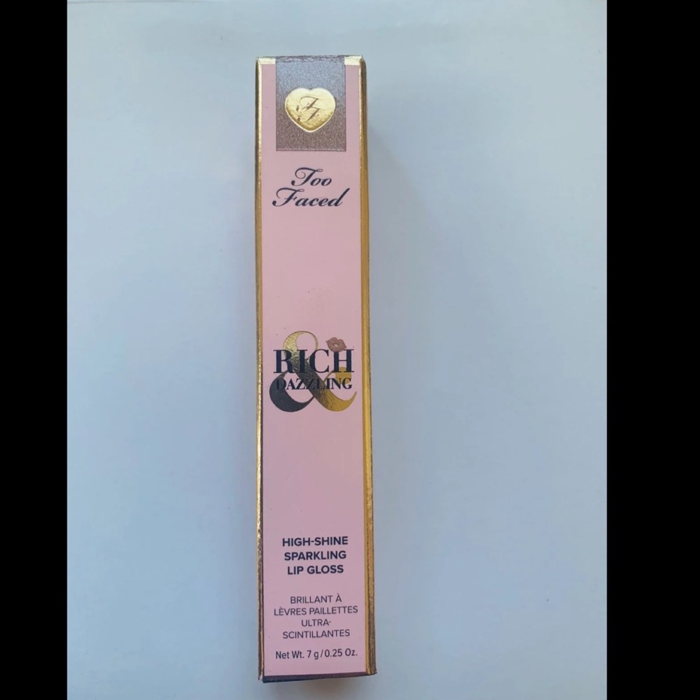High shine sparkling lip gloss